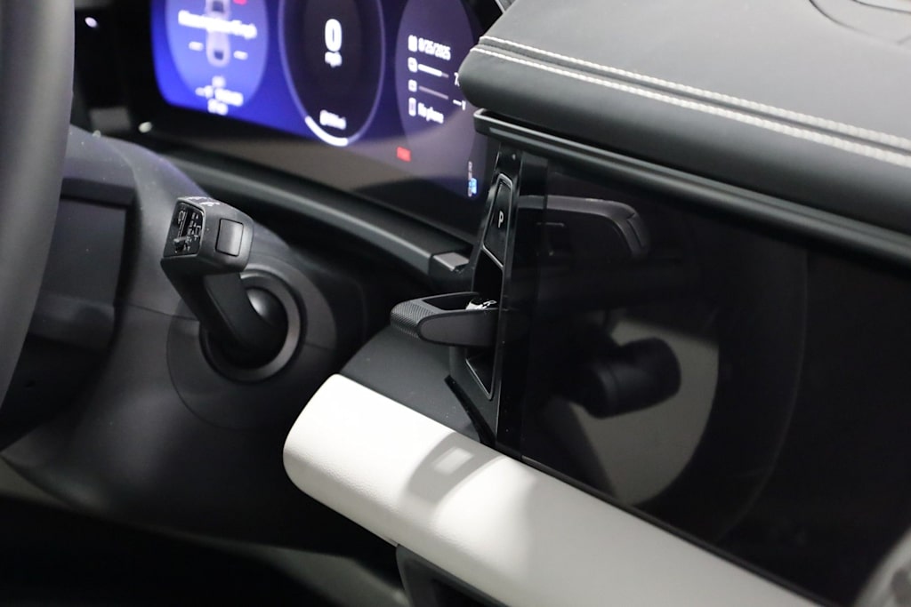 Thumbnail: 2025 Porsche Macan - 12