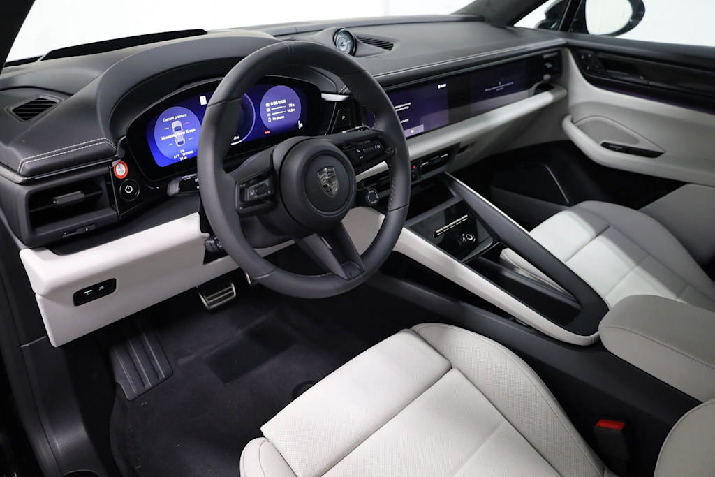 Thumbnail: 2025 Porsche Macan - 2