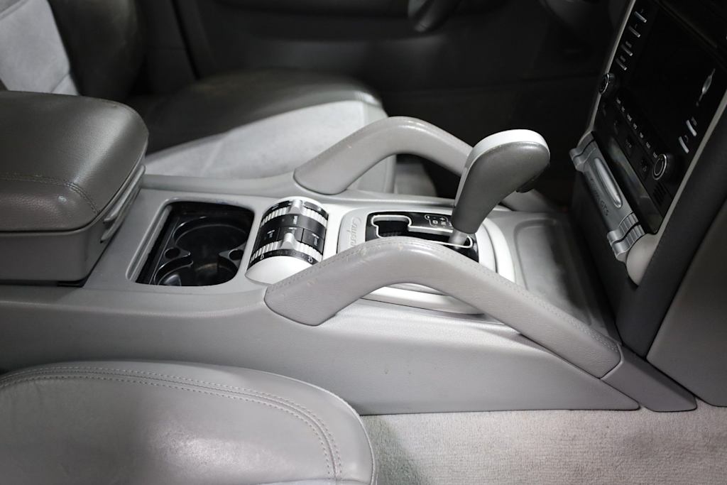 Thumbnail: 2009 Porsche Cayenne - 16