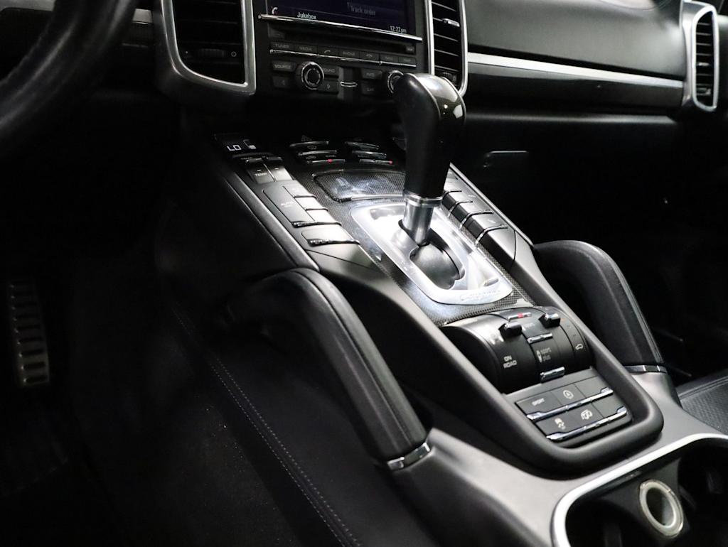 Thumbnail: 2016 Porsche Cayenne - 16