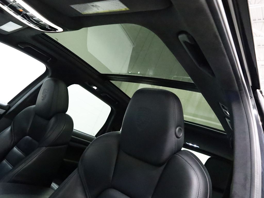 Thumbnail: 2016 Porsche Cayenne - 27
