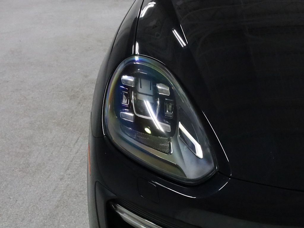 Thumbnail: 2016 Porsche Cayenne - 19