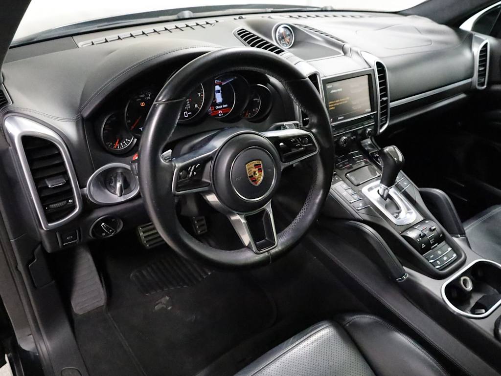 Thumbnail: 2016 Porsche Cayenne - 2