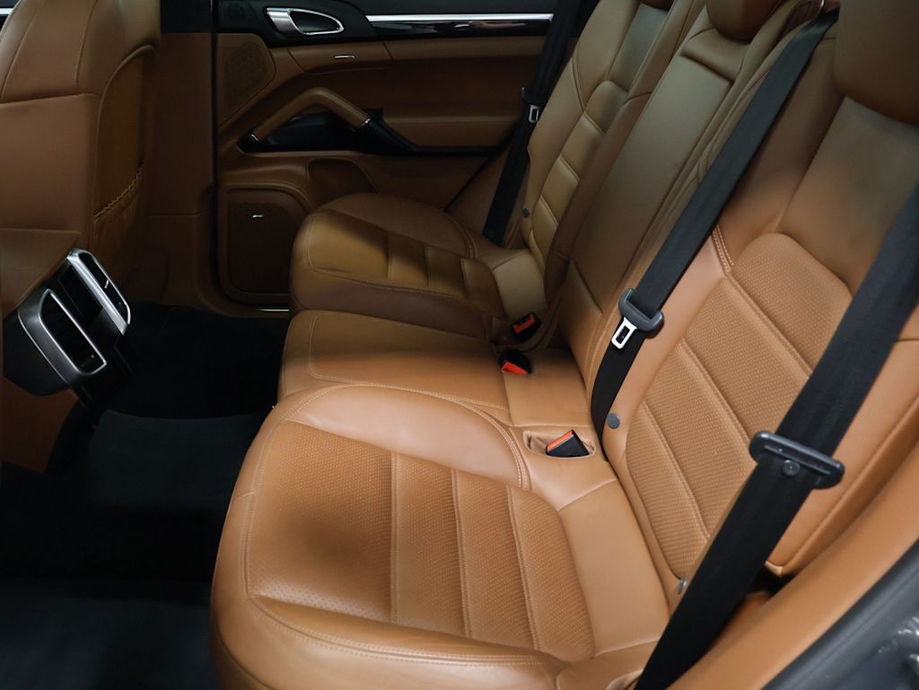 Thumbnail: 2018 Porsche Cayenne - 13