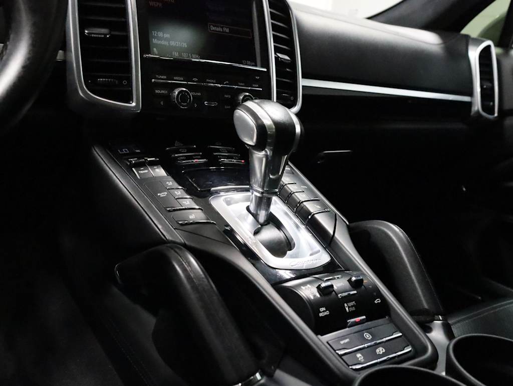 Thumbnail: 2016 Porsche Cayenne - 34
