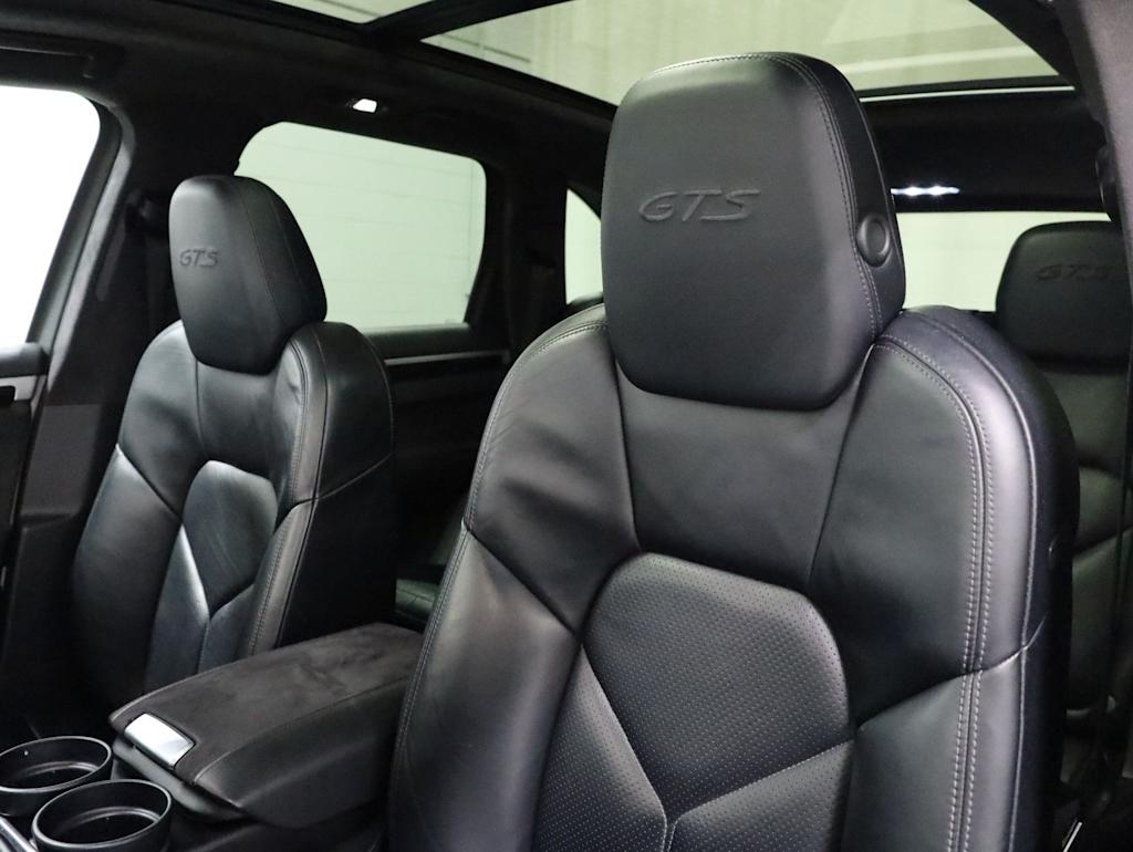 Thumbnail: 2016 Porsche Cayenne - 28