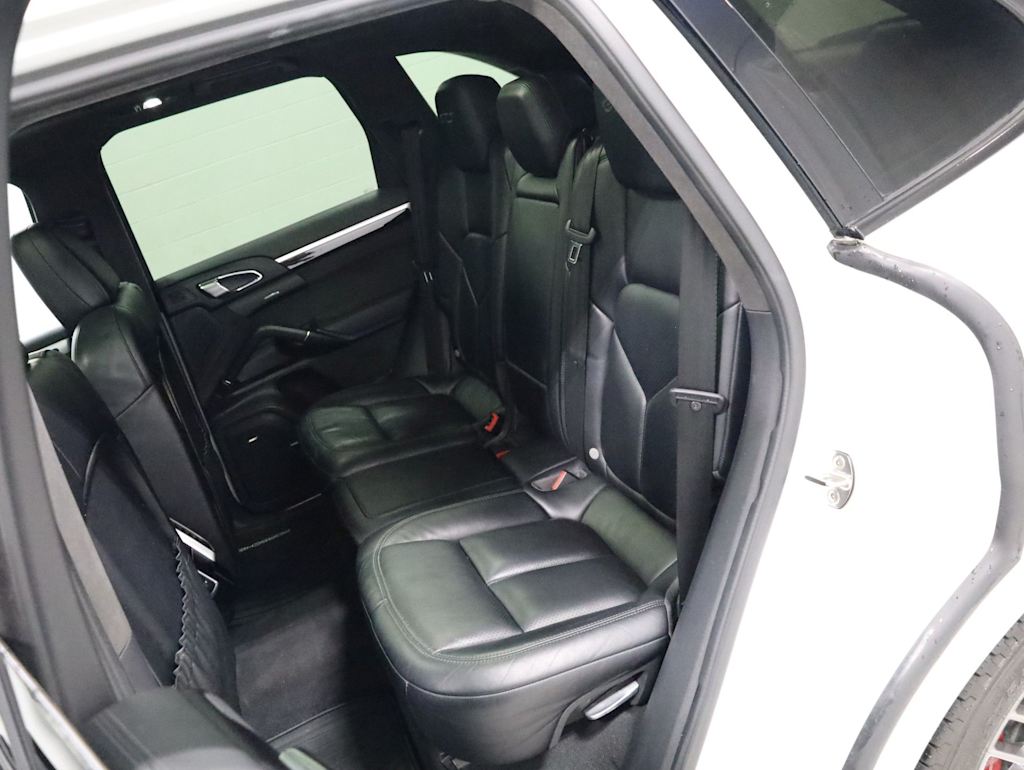 Thumbnail: 2016 Porsche Cayenne - 12