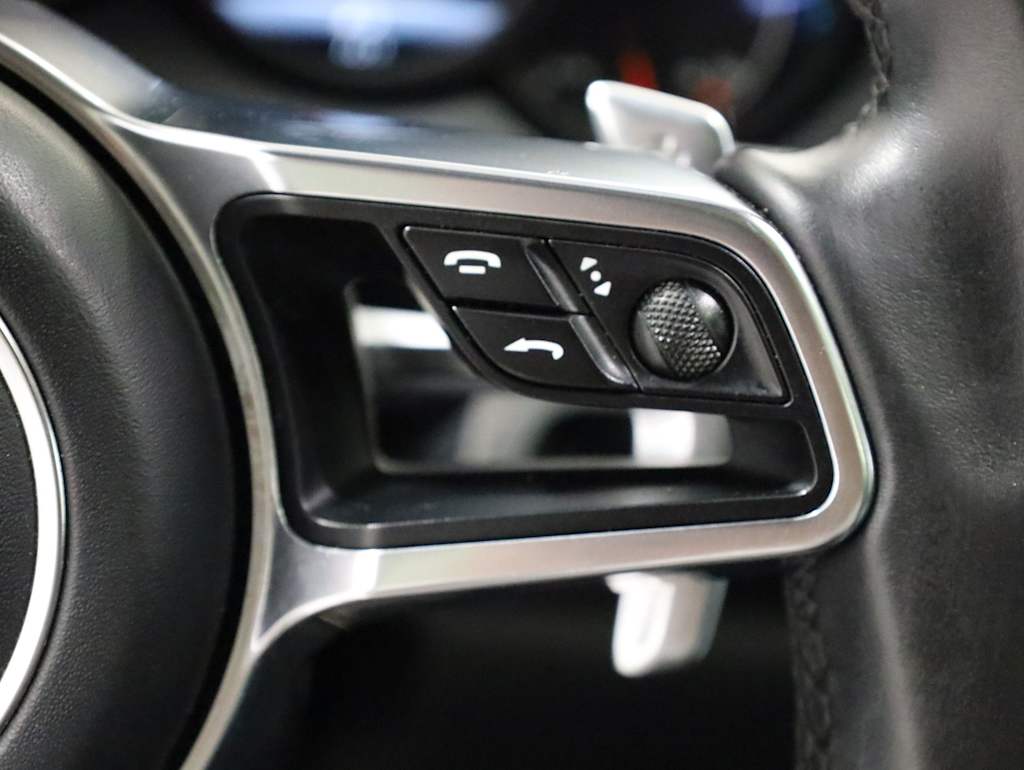 Thumbnail: 2016 Porsche Cayenne - 33
