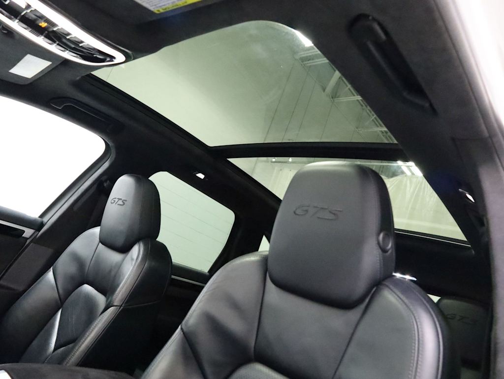 Thumbnail: 2016 Porsche Cayenne - 29
