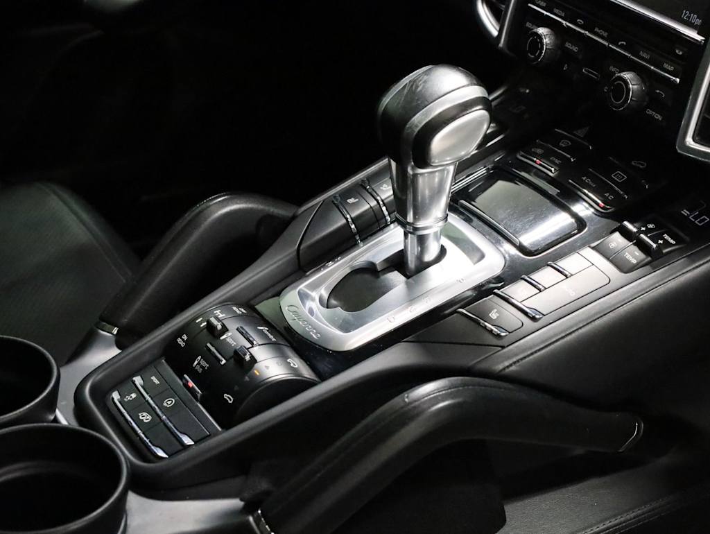 Thumbnail: 2016 Porsche Cayenne - 16