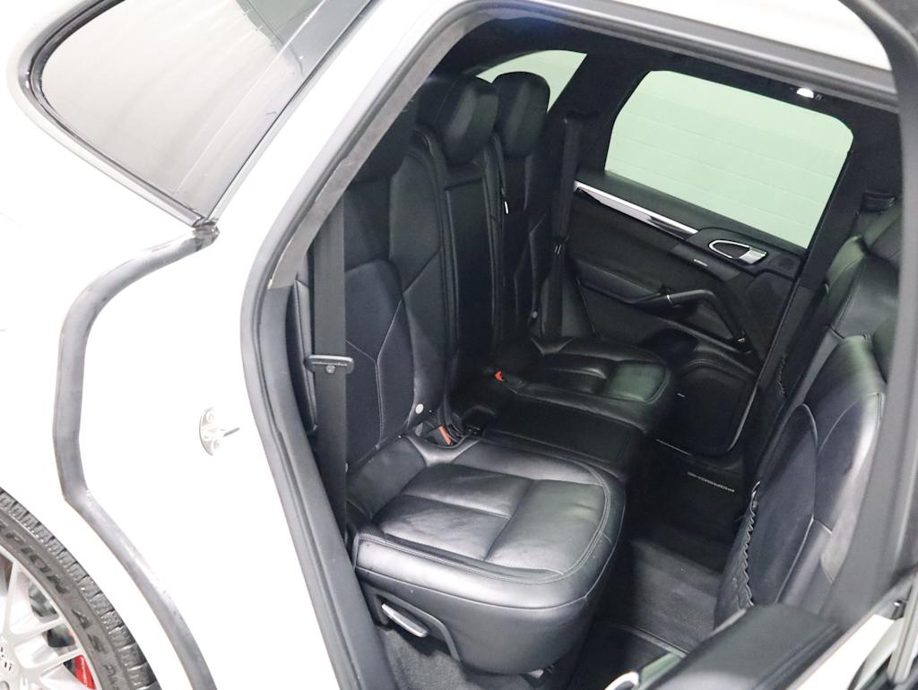 Thumbnail: 2016 Porsche Cayenne - 40