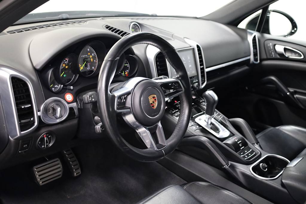 Thumbnail: 2017 Porsche Cayenne - 2