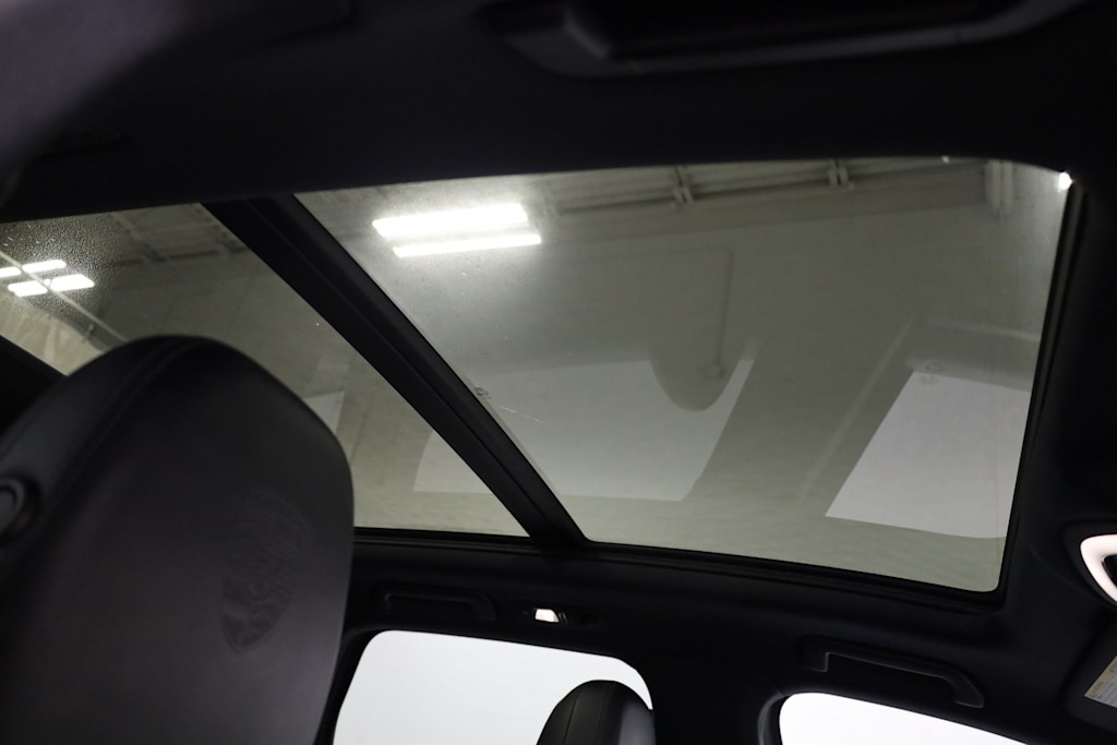 Thumbnail: 2017 Porsche Cayenne - 30