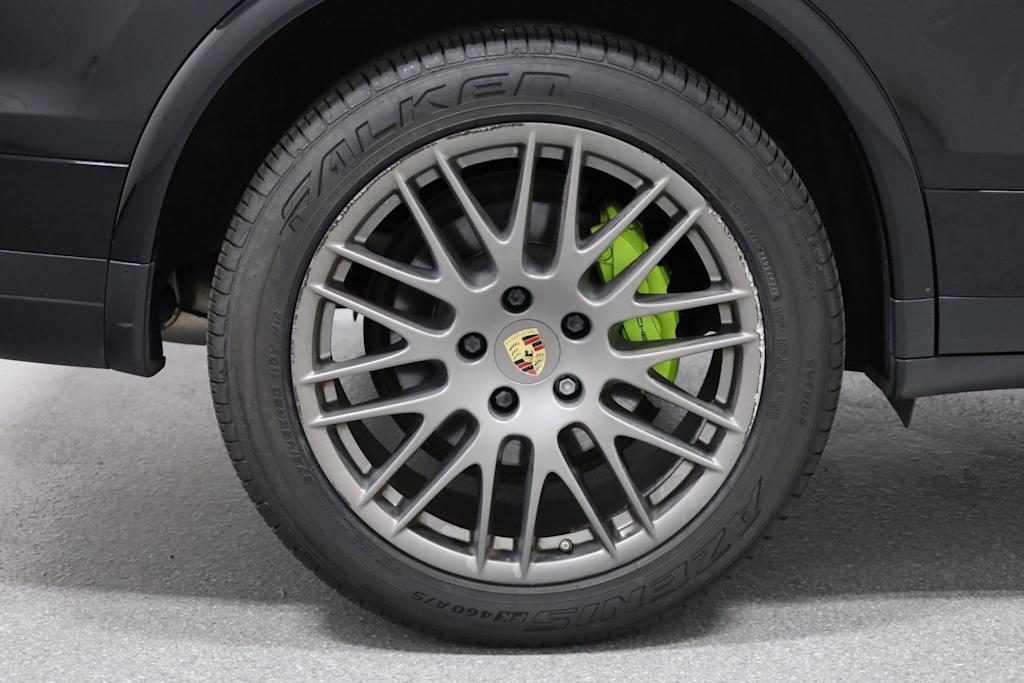 Thumbnail: 2017 Porsche Cayenne - 42