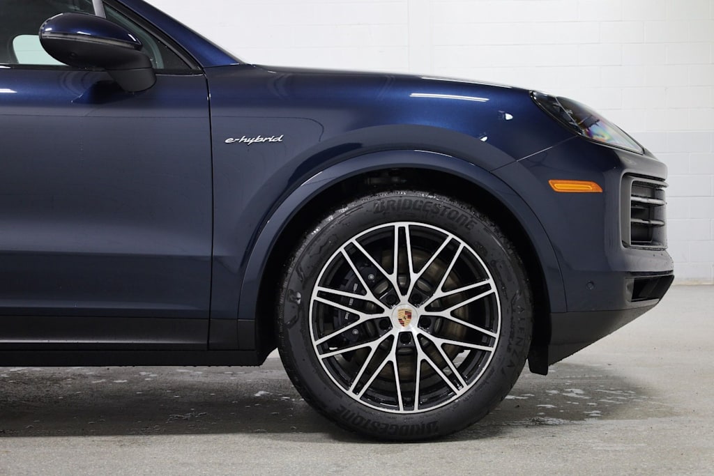 Thumbnail: 2026 Porsche Cayenne - 7