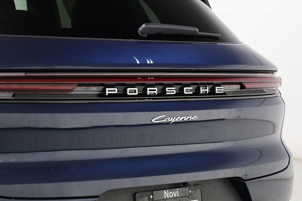 Thumbnail: 2026 Porsche Cayenne - 6