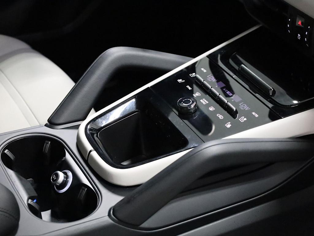 Thumbnail: 2025 Porsche Cayenne - 17