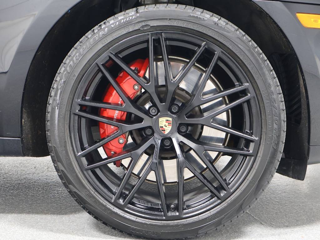 Thumbnail: 2023 Porsche Macan - 24