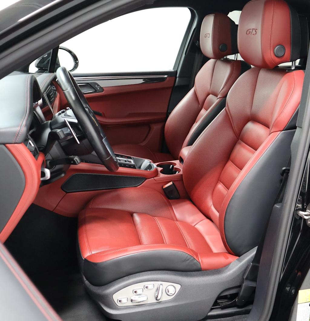 Thumbnail: 2023 Porsche Macan - 11
