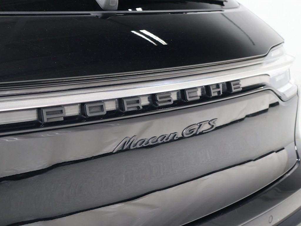 Thumbnail: 2023 Porsche Macan - 7