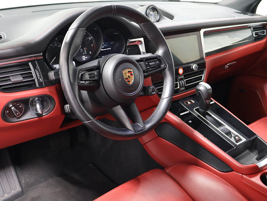 Thumbnail: 2023 Porsche Macan - 2