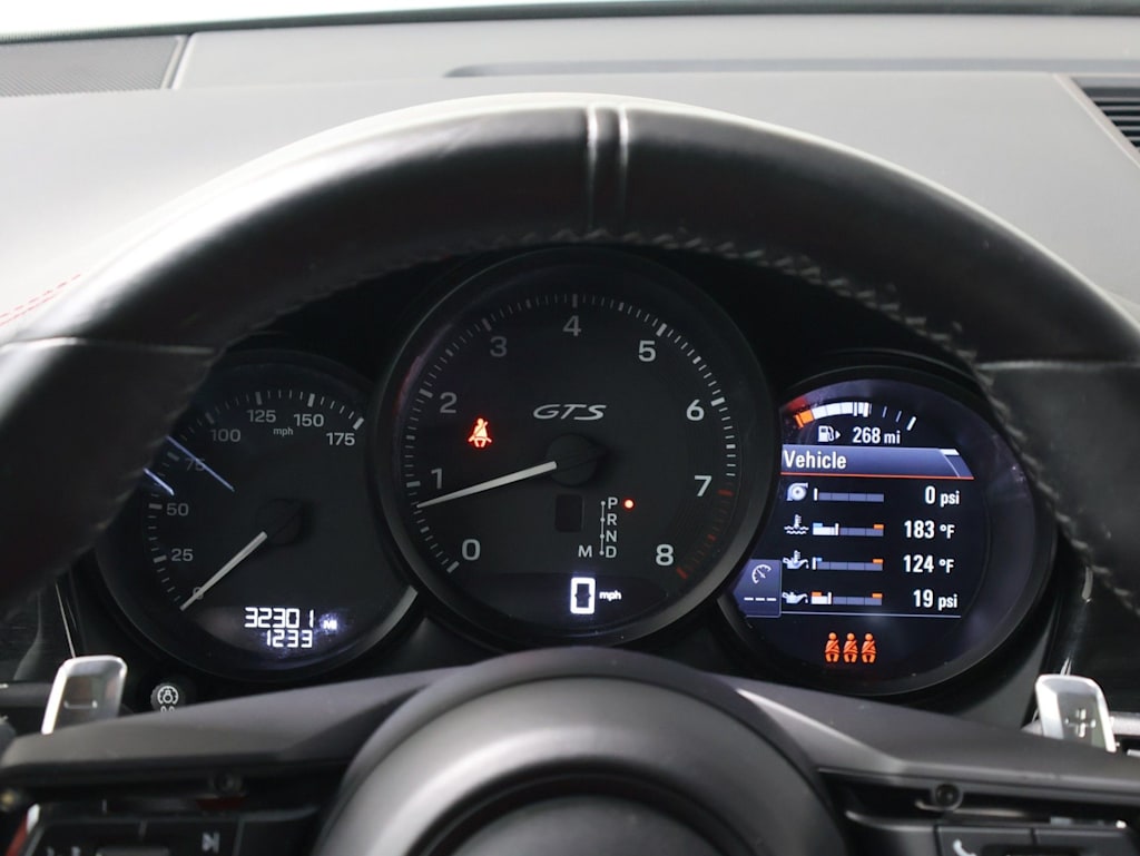 Thumbnail: 2023 Porsche Macan - 18