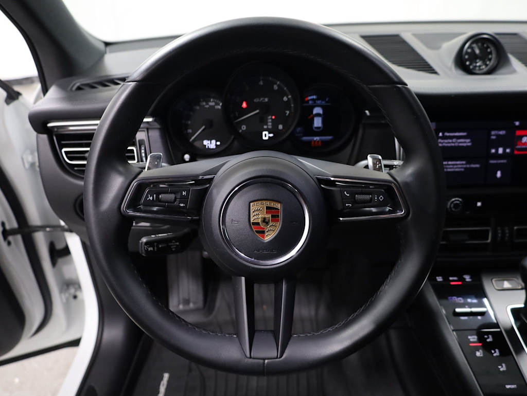 Thumbnail: 2023 Porsche Macan - 14