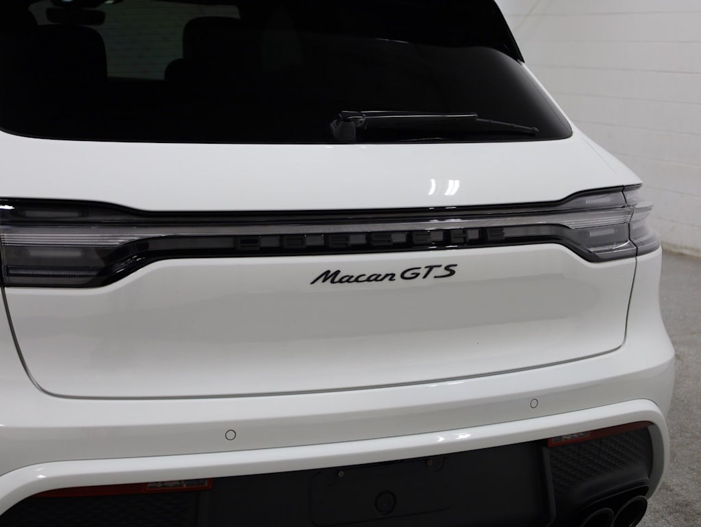 Thumbnail: 2023 Porsche Macan - 7