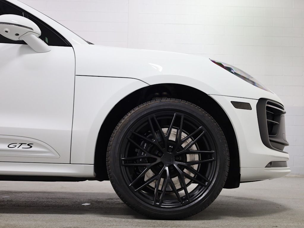 Thumbnail: 2023 Porsche Macan - 8
