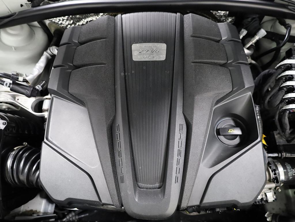 Thumbnail: 2023 Porsche Macan - 9