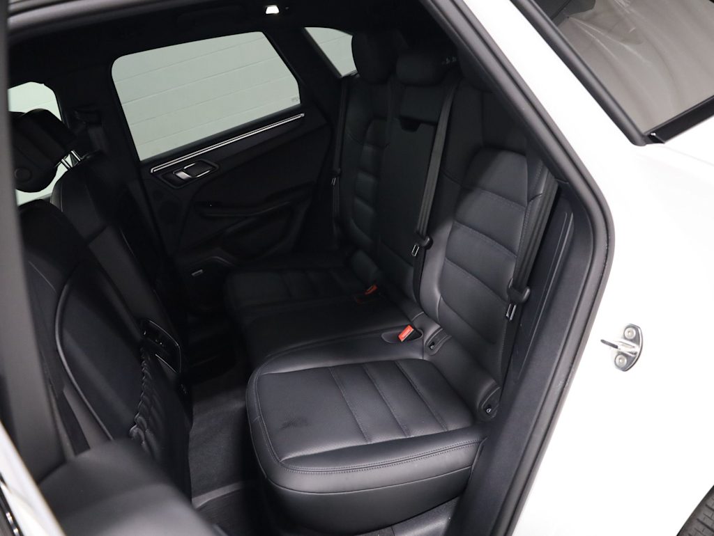 Thumbnail: 2023 Porsche Macan - 13
