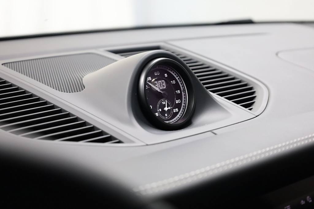 Thumbnail: 2025 Porsche Macan - 28