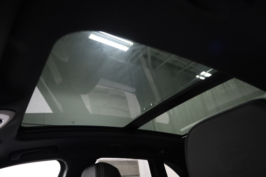 Thumbnail: 2025 Porsche Macan - 29