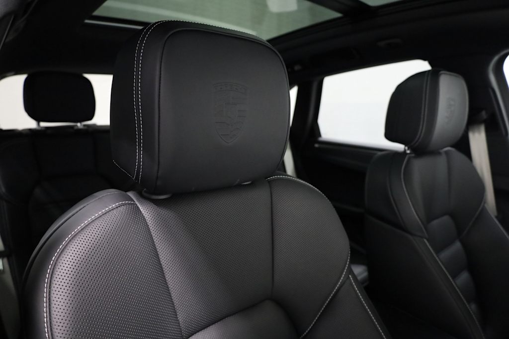 Thumbnail: 2025 Porsche Macan - 31