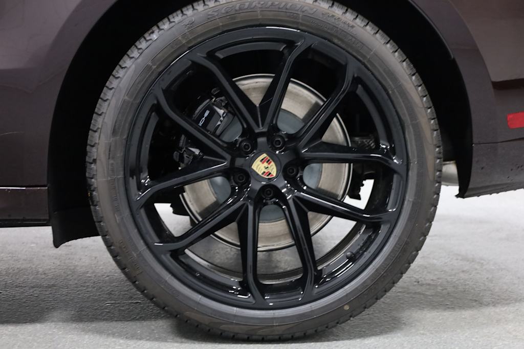 Thumbnail: 2025 Porsche Macan - 42