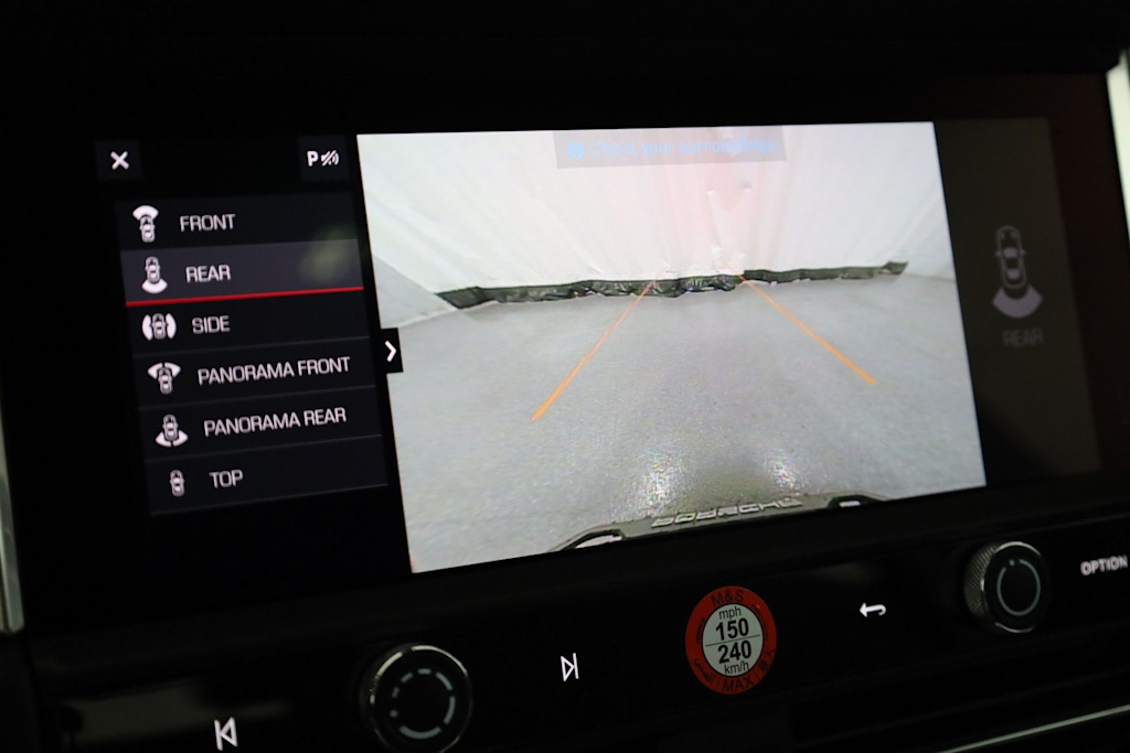 Thumbnail: 2025 Porsche Macan - 38