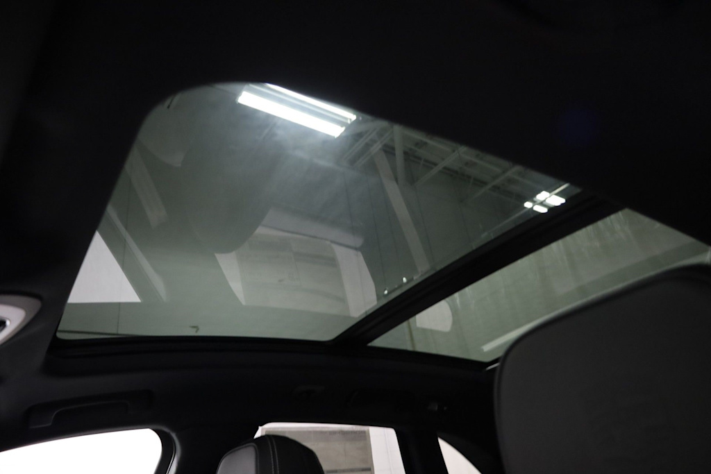 Thumbnail: 2025 Porsche Macan - 29