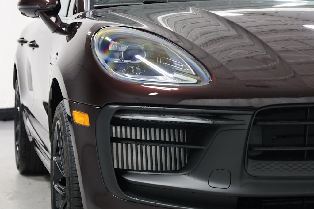 Thumbnail: 2025 Porsche Macan - 25