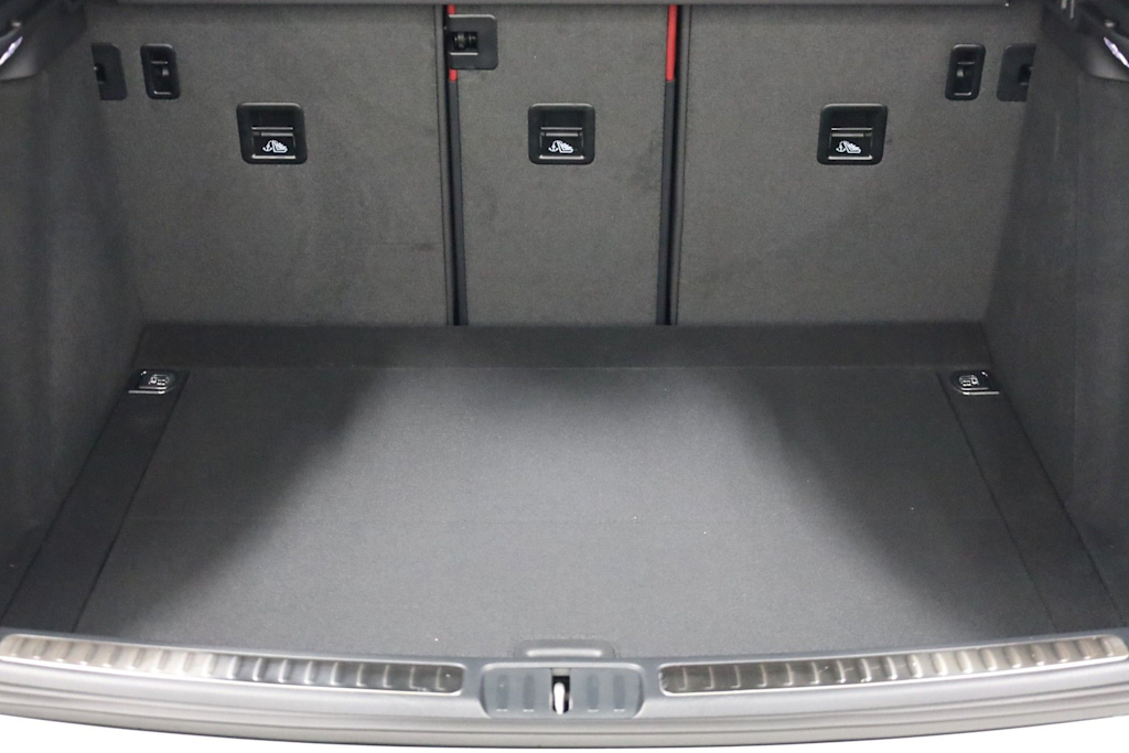 Thumbnail: 2026 Porsche Macan - 18