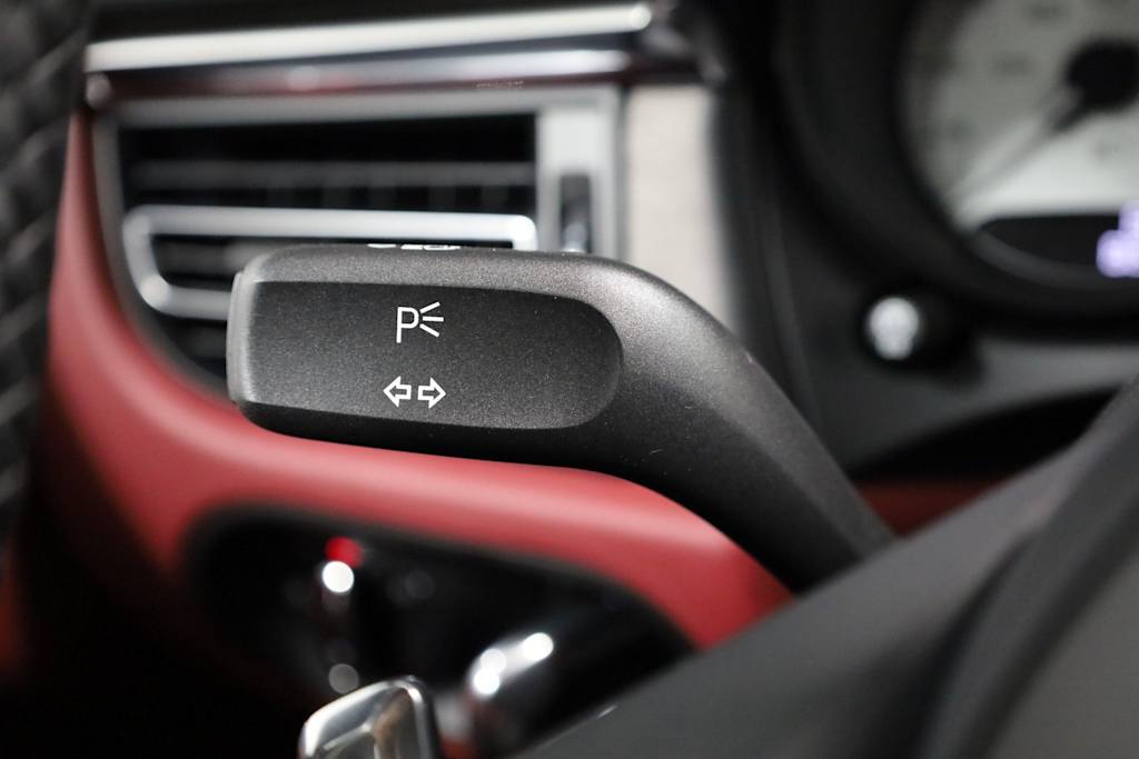 Thumbnail: 2026 Porsche Macan - 36