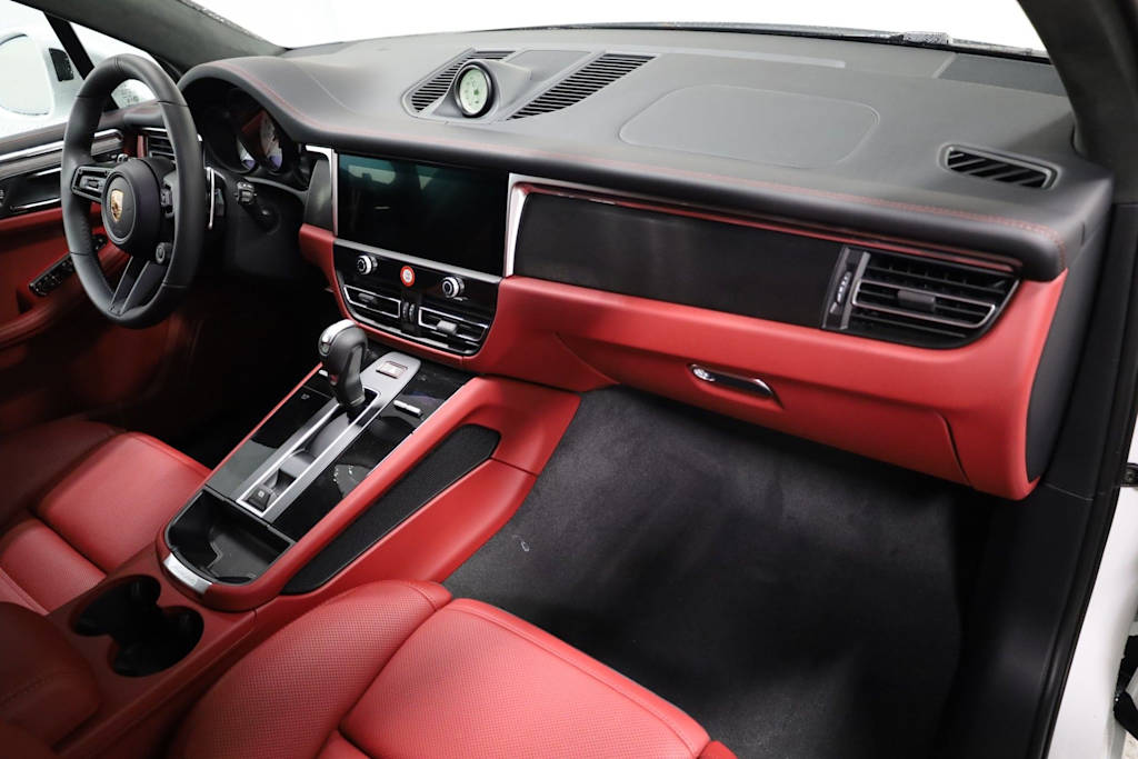 Thumbnail: 2026 Porsche Macan - 9