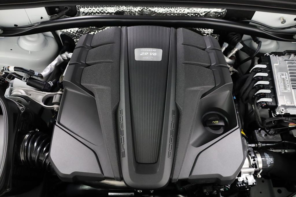 Thumbnail: 2026 Porsche Macan - 8