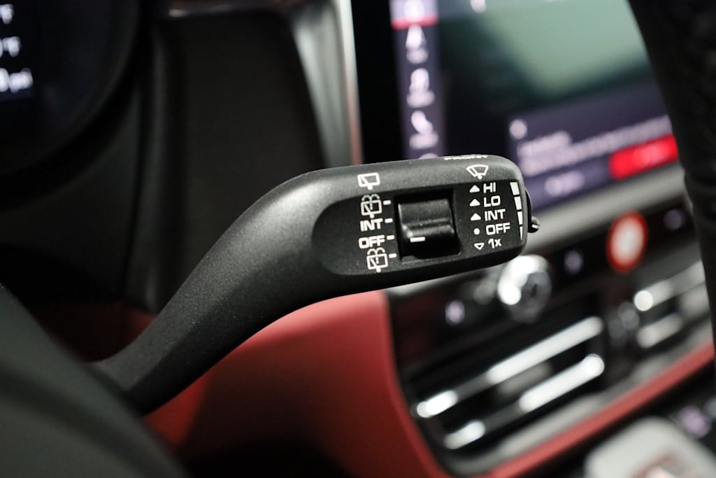 Thumbnail: 2026 Porsche Macan - 35