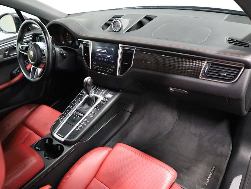 Thumbnail: 2017 Porsche Macan - 3