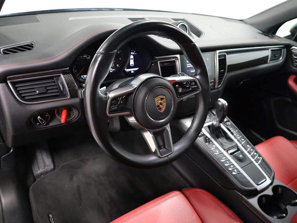 Thumbnail: 2017 Porsche Macan - 2