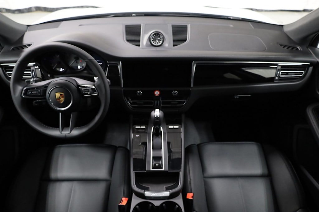 Thumbnail: 2026 Porsche Macan - 15