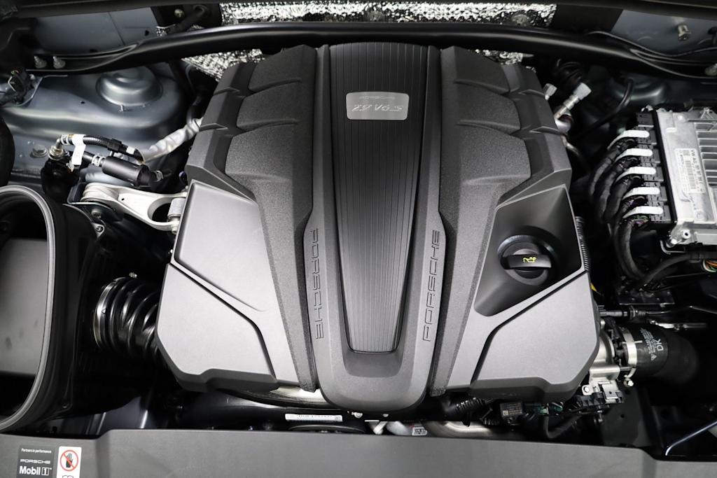 Thumbnail: 2026 Porsche Macan - 9