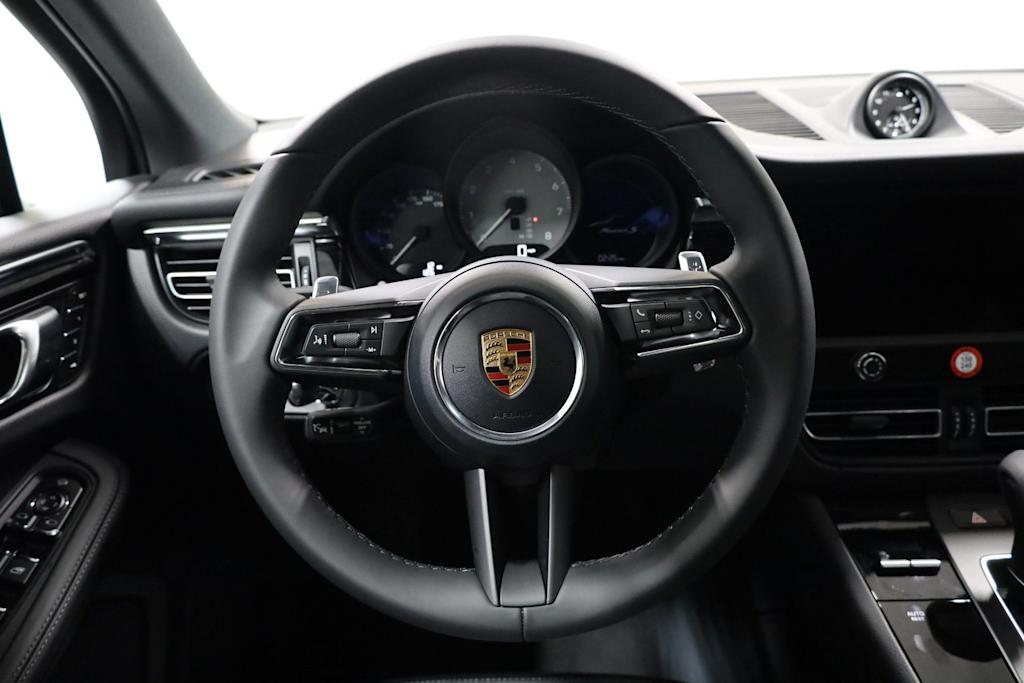 Thumbnail: 2026 Porsche Macan - 14