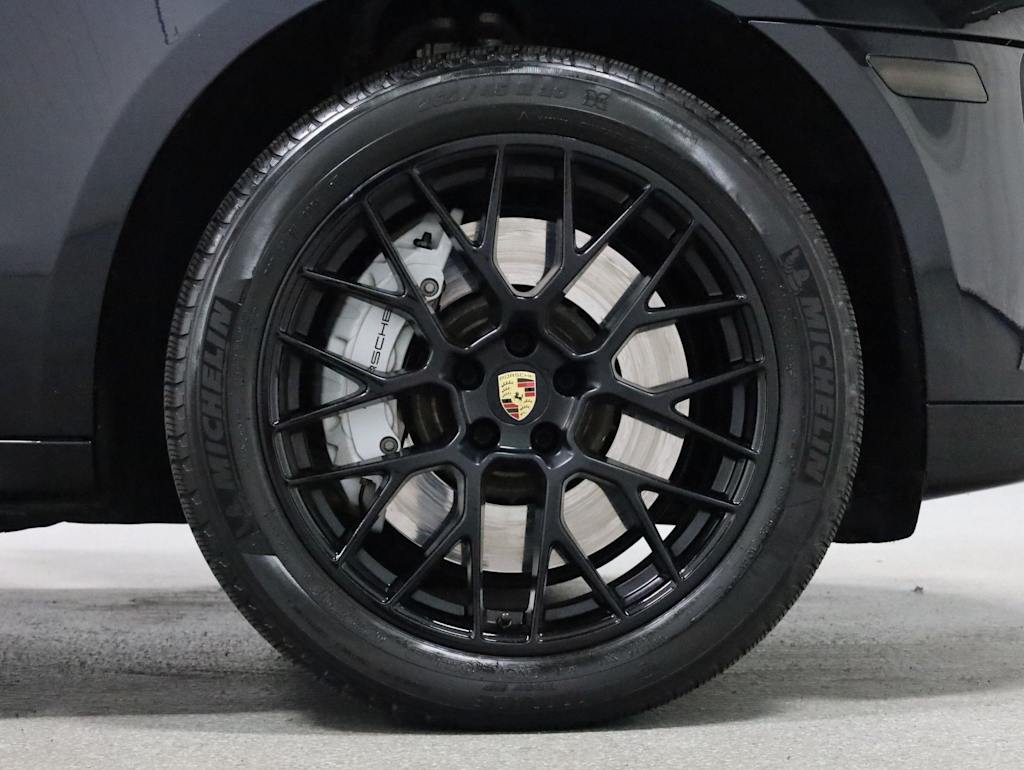 Thumbnail: 2020 Porsche Macan - 24