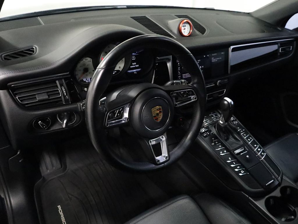 Thumbnail: 2020 Porsche Macan - 2